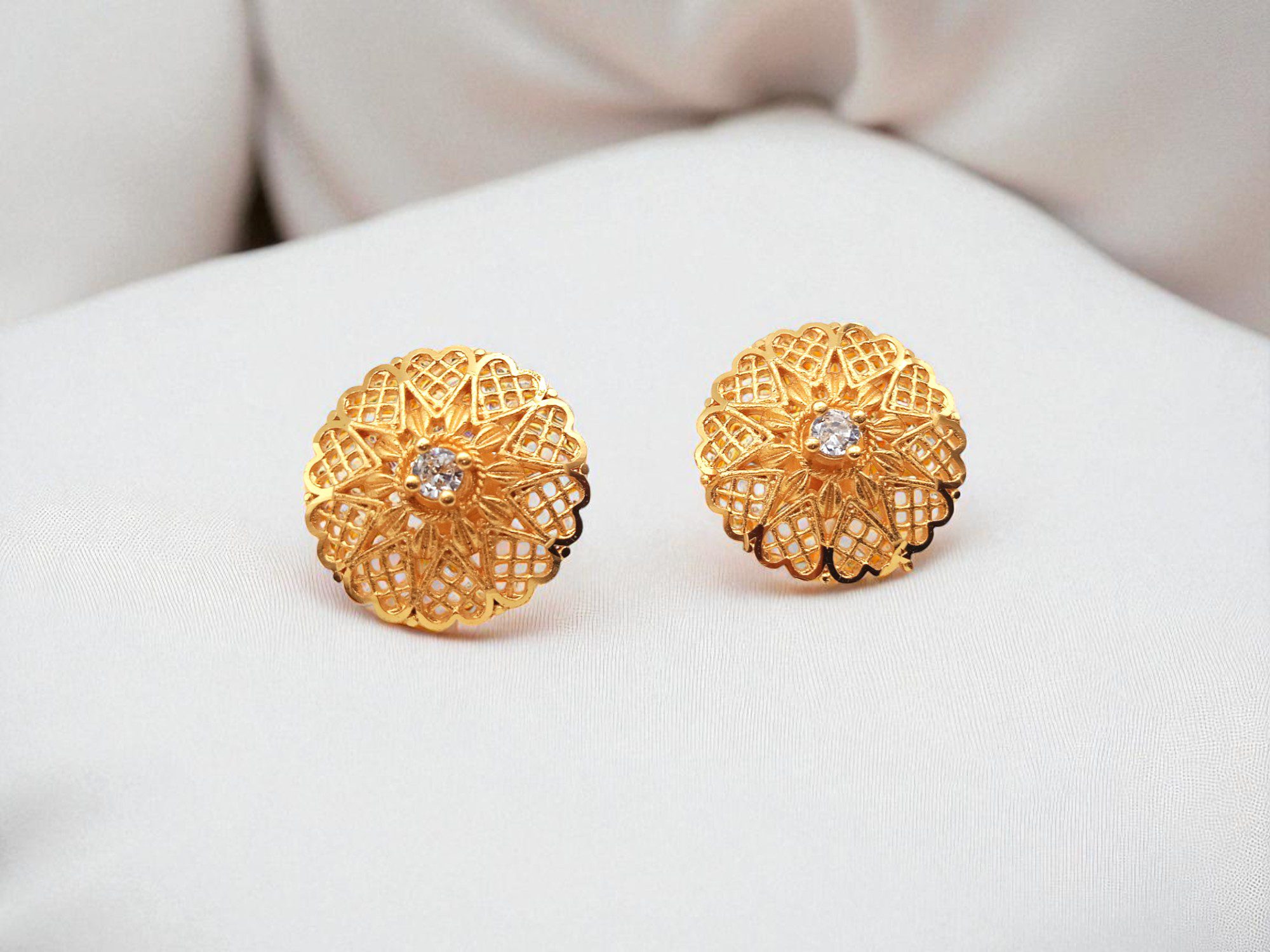 Forming Gold Plated Floral Stud