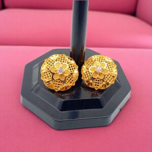 Forming Gold Plated Floral Stud