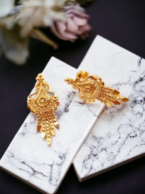 Pretty Queen - 1 Gram Gold Plated Drop Earring