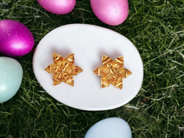 Pretty Queen - 1 Gram Gold Plated Floral Stud Earring For Women & Girls