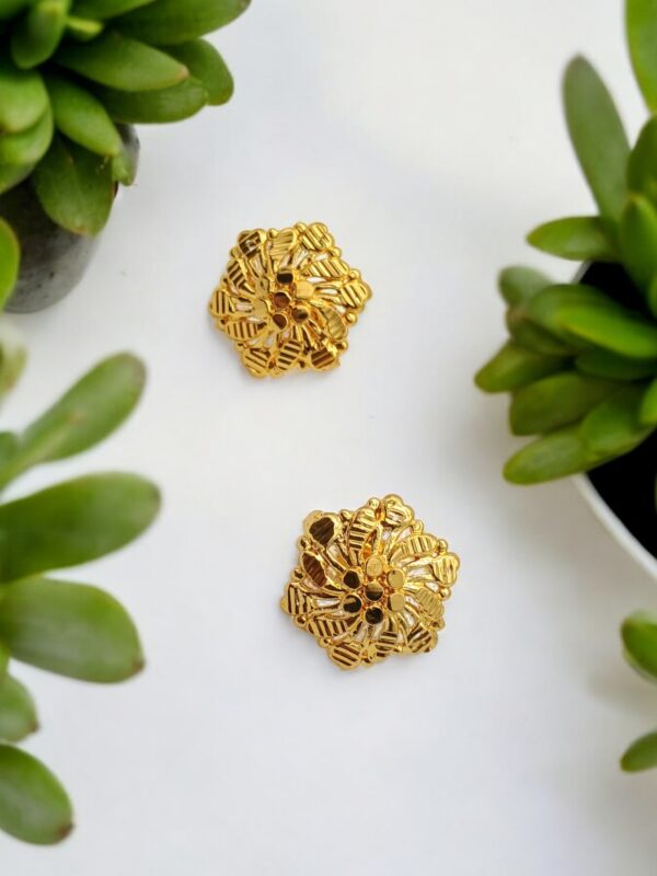 Pretty Queen - 1 Gram Gold Plated Floral Stud Earring For Women & Girls