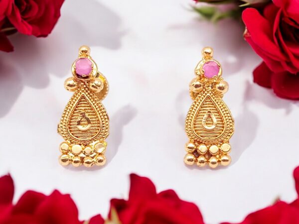 Pretty Queen - 1 Gram Gold Plated  Stud Earring For Women & Girls