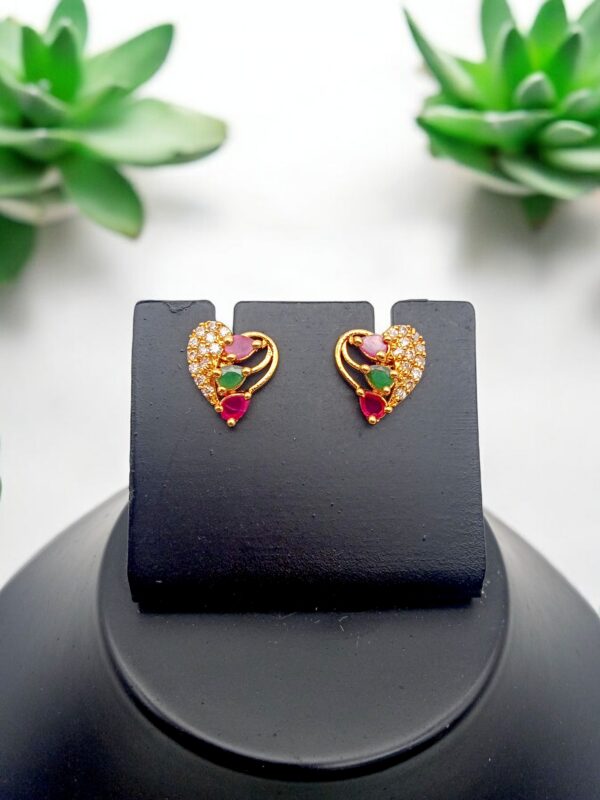 Pretty Queen - 1 Gram Gold Plated Heart AD Stone Stud Earring