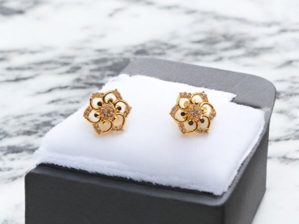 Pretty Queen - 1 Gram Gold Plated AD Stone Stud Earring
