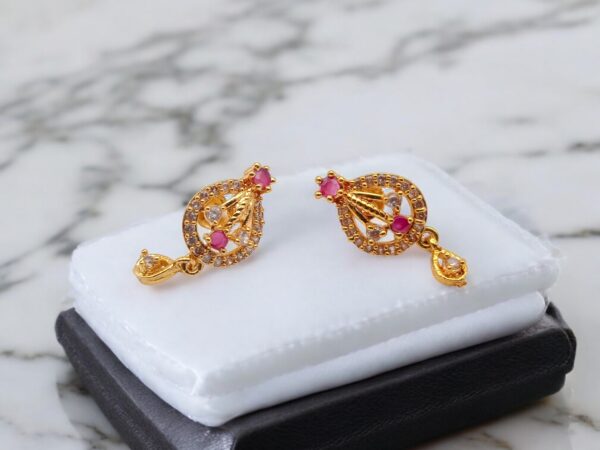 Pretty Queen - 1 Gram Gold Plated AD Stone Stud Earring