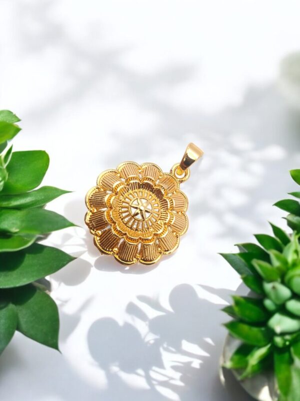 Pretty Queen - 1 Gram Gold Plated Dollar/Pendant For Chains