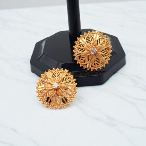 Forming Gold Plated Floral Stud
