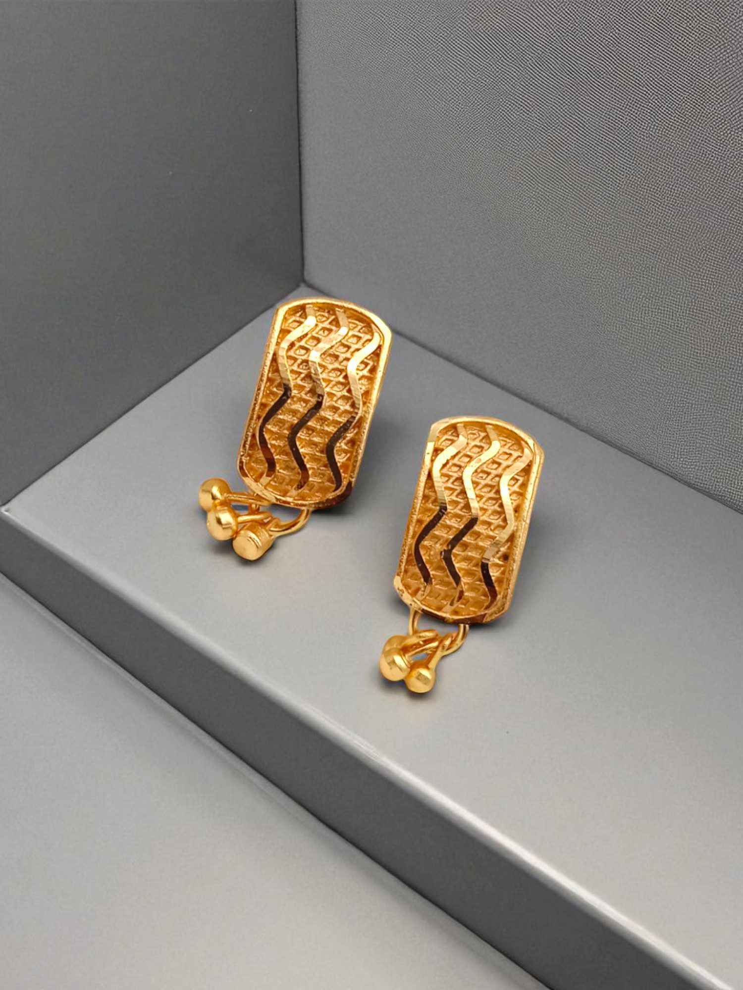 Forming Gold Plated Drops